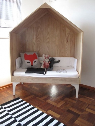 House shaped bed