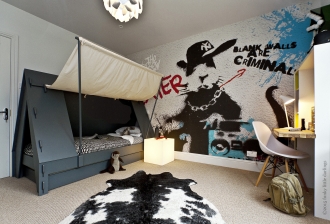Rat Rap mural and Tent Bed in boys bedroom