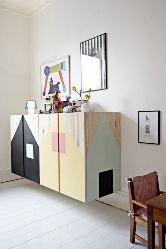 Wall mounted storage in kids room