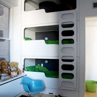Triple bunk beds
