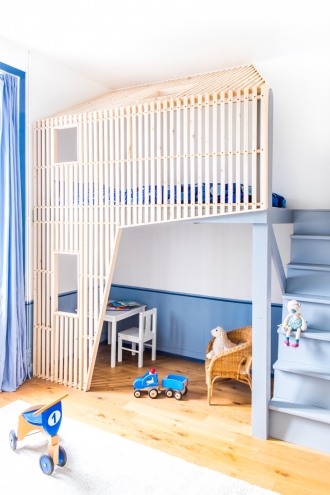 Bed with play space above